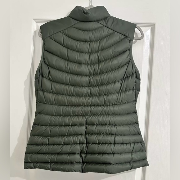 Women’s Arc’Teryx Cerium LT Vest Shorepine Green - Picture 2 of 9